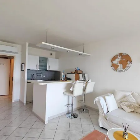 Superbe Pieds Dans L Eau Face A La De Sable Fin Route Des Iles Des Sanguinaires Apartment Ajaccio (Corsica)