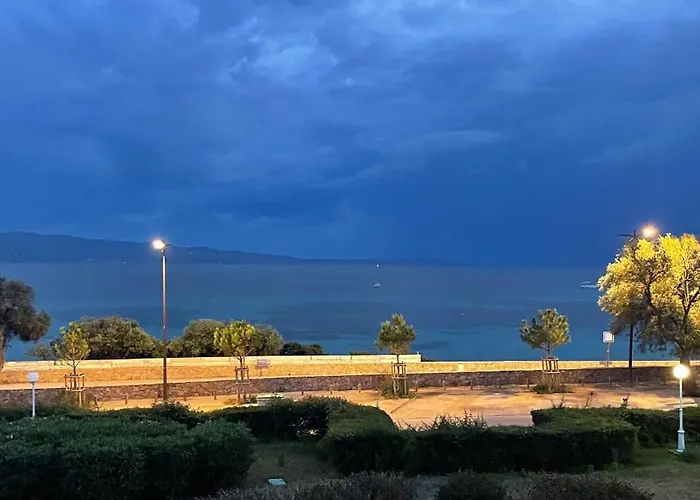 Superbe Pieds Dans L Eau Face A La De Sable Fin Route Des Iles Des Sanguinaires Apartment Ajaccio (Corsica)